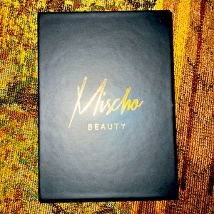Mischo Beauty Eyeshadow Palette